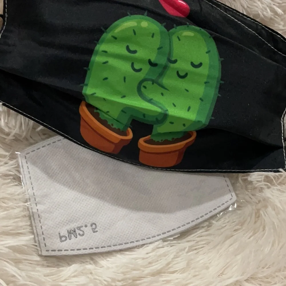 2/$10. New cactus hugs face mask